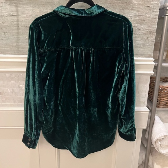Anthropologie pilcro the Hadley relaxed dark green velvet button shirt SP petite - Picture 9 of 16